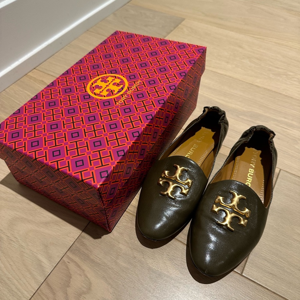 Tory Burch Eleanor Loafers Olive size US 7 like new